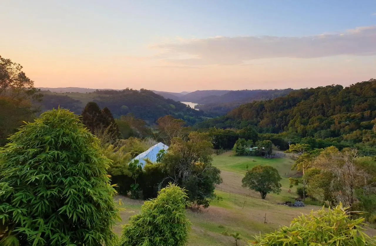 Bed and Breakfast Maleny Tropical Retreat